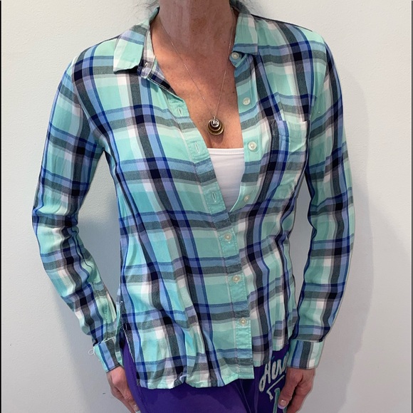 (85) SO Perfect Plaid Shirt - Picture 11 of 14